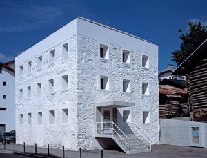 Valerio Olgiati - das gelbe Haus, Flims, Switzerland